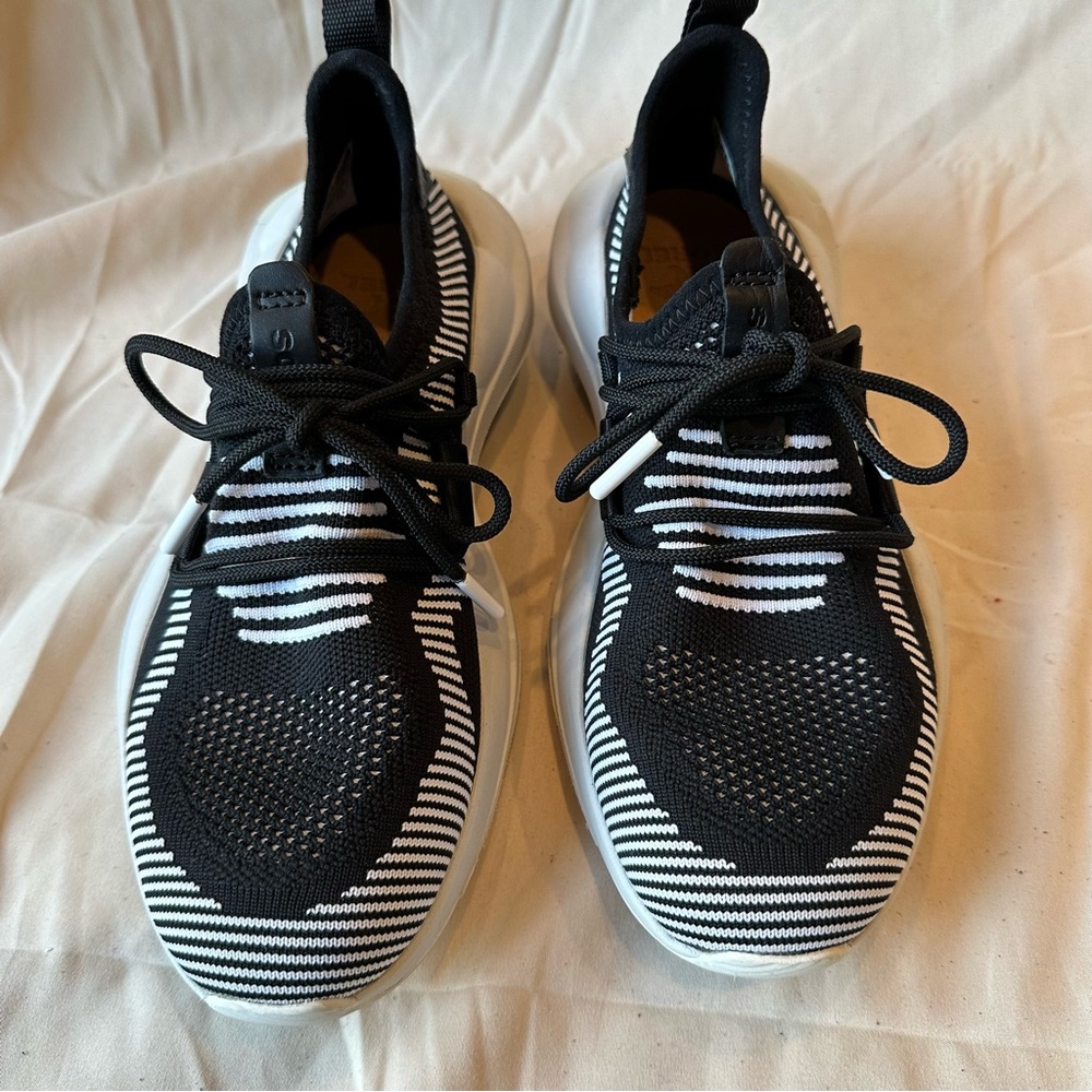 Sorel explorer defy low sneaker